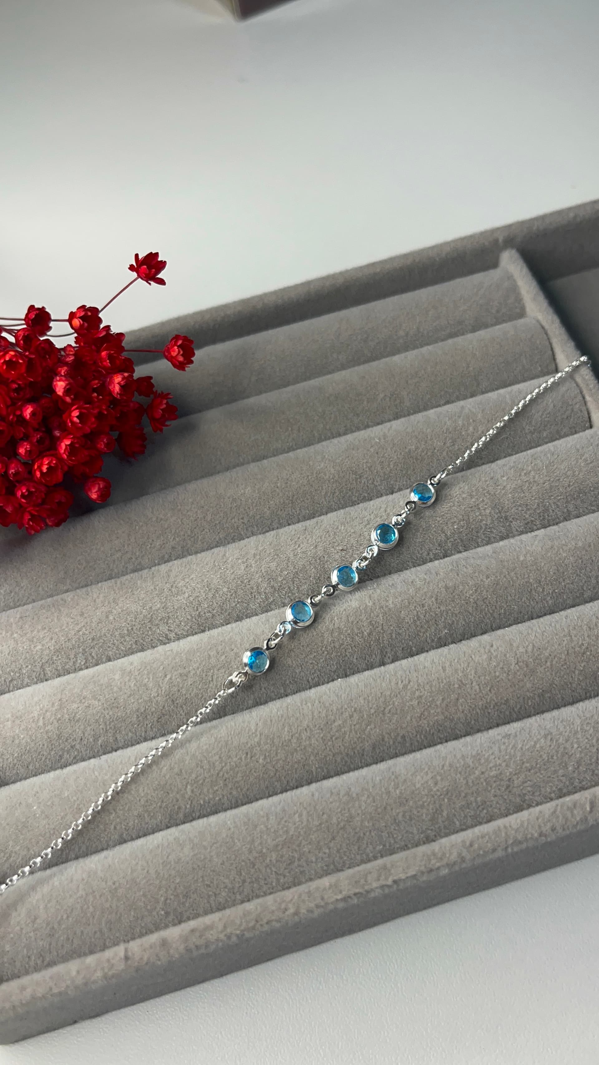 Pulseira bolinhas azuis
